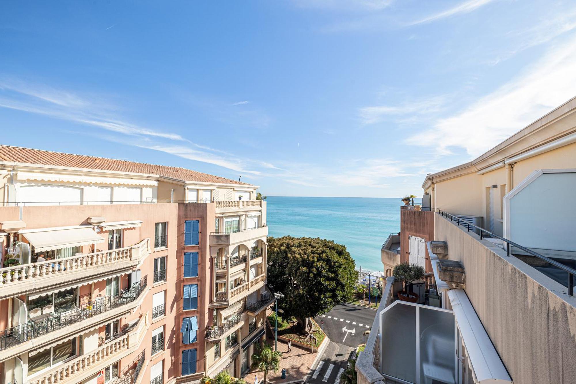Victoria Bergamote Attic - Happy Rentals Menton Exterior photo